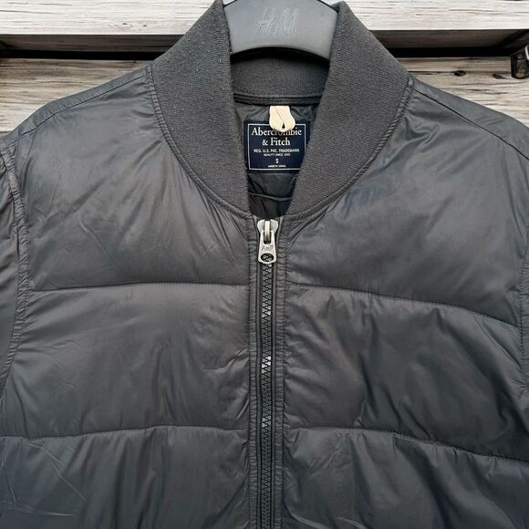 Abercrombie & Fitch Gray Puffer Jacket Men's Size S - Picture 2 of 6